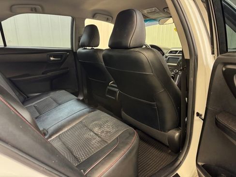 Used 2015 Toyota Camry SE FWD image 21