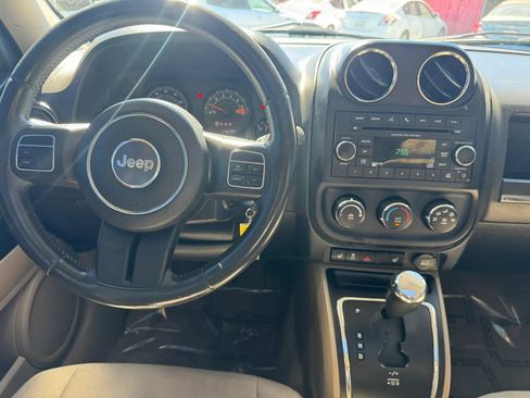 Used 2014 Jeep Patriot Latitude w/ Sun/Sound Group AWD/4WD image 30