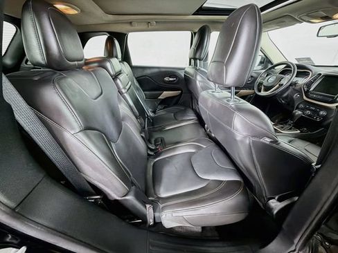 Used 2018 Jeep Cherokee Limited AWD/4WD image 27