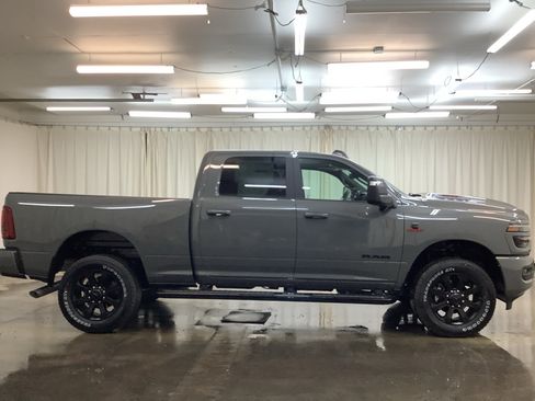 New 2026 RAM 2500 Laramie AWD/4WD image 4
