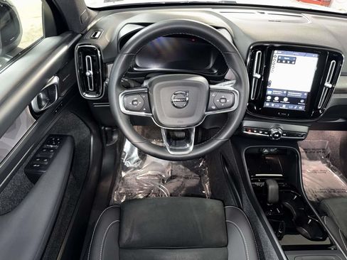 Used 2024 Volvo C40 P8 Recharge Ultimate w/ Protection Package Premier RWD image 4