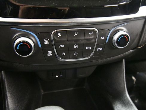 Used 2021 Chevrolet Traverse LS AWD/4WD image 25