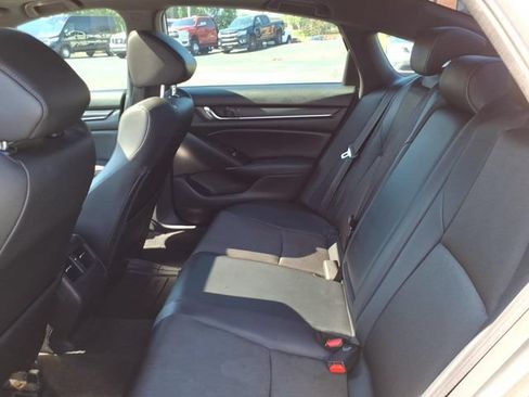Used 2018 Honda Accord Sport image 6
