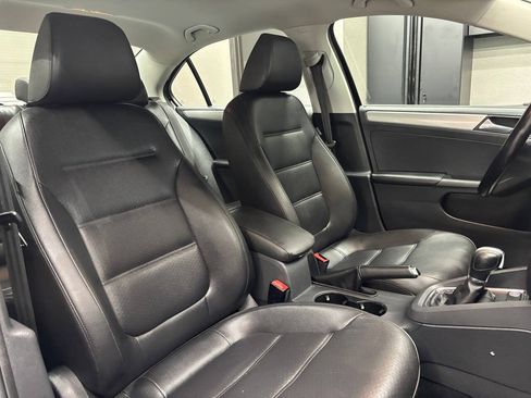 Used 2015 Volkswagen Jetta SE FWD image 24