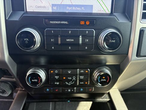 Used 2020 Ford F250 Platinum w/ FX4 Off-Road Package image 23