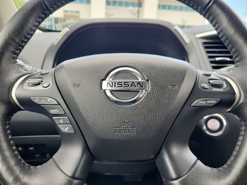 Used 2020 Nissan Pathfinder SL AWD/4WD image 18