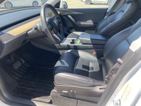 Used 2021 Tesla Model Y Long Range AWD/4WD image 15