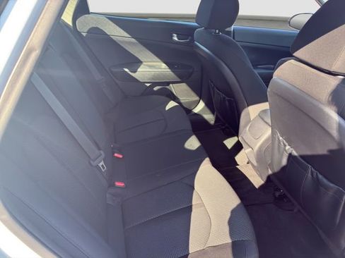 Used 2018 Kia Optima LX w/ 17" Alloy Wheels Package image 21