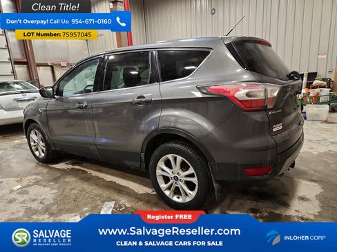 Used 2017 Ford Escape SE image 3