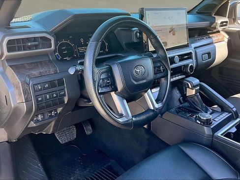 Used 2024 Toyota Tacoma Limited w/ Limited Package (LT) image 17