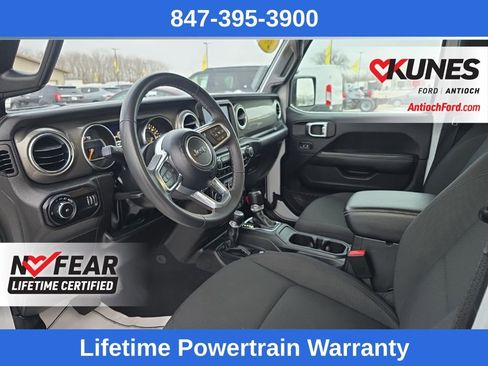 Used 2023 Jeep Wrangler Sahara image 15