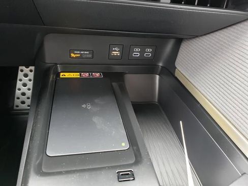 New 2026 Toyota Camry SE FWD image 18