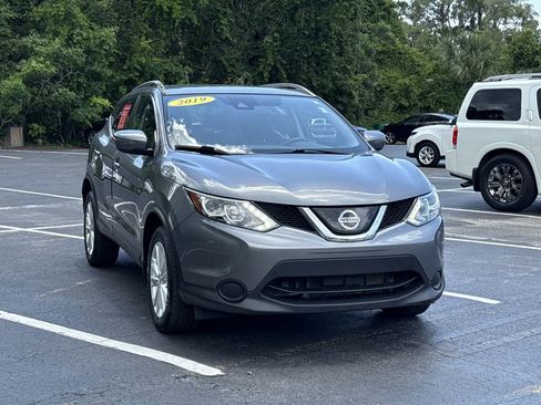 Certified 2019 Nissan Rogue Sport SV FWD image 2