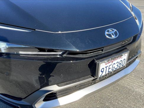 Certified 2025 Toyota Prius SE image 27