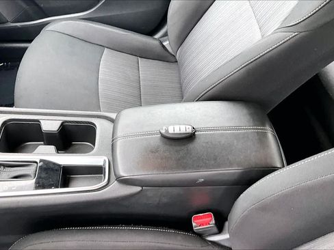Used 2022 Nissan Sentra SV FWD image 14