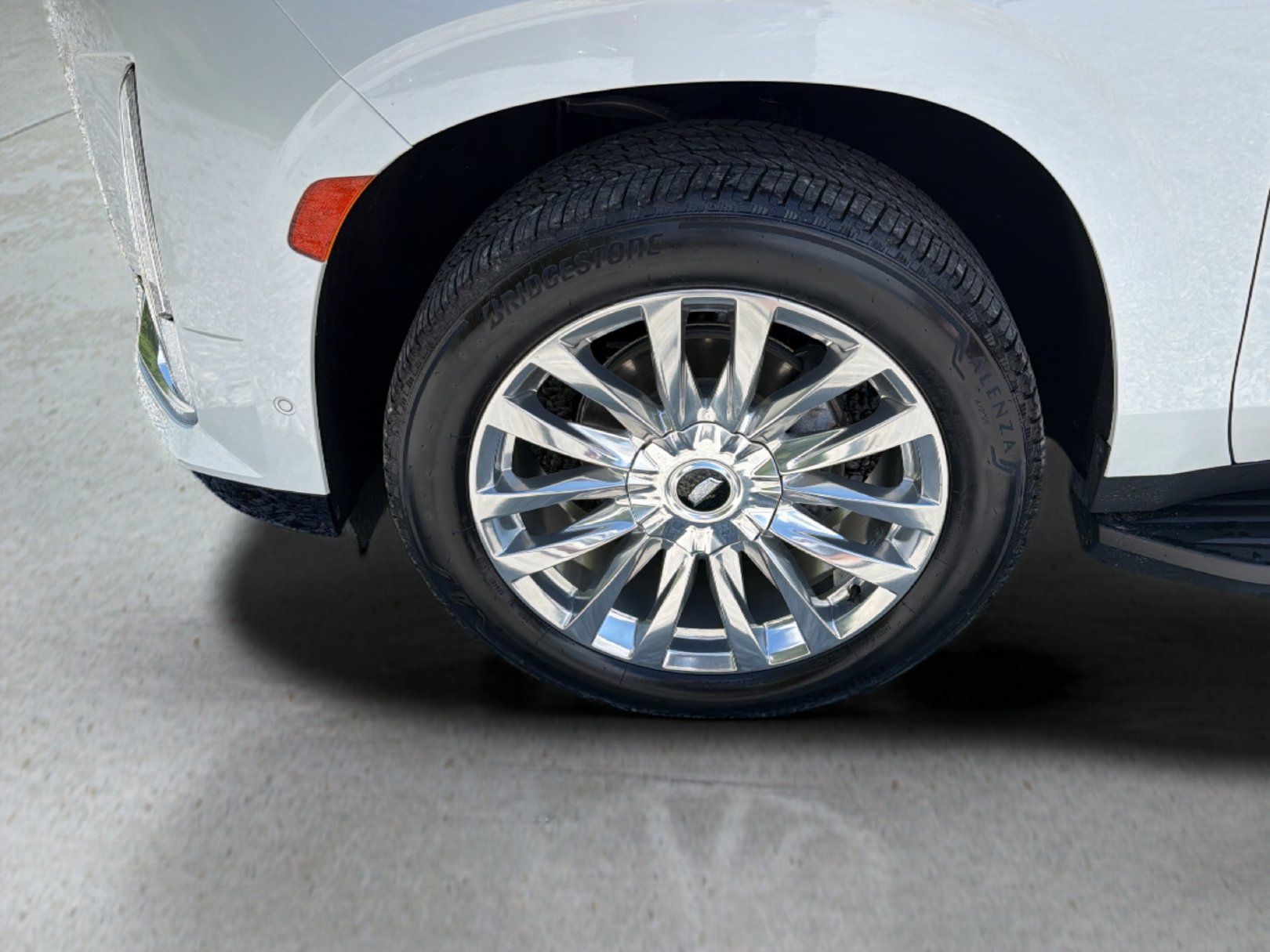 Certified 2023 Cadillac Escalade ESV Premium Luxury w/ LPO, Illumination Package AWD/4WD image 32