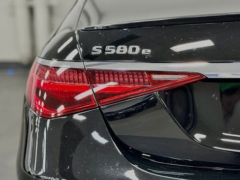 Used 2024 Mercedes-Benz S 580e 4MATIC Sedan image 13