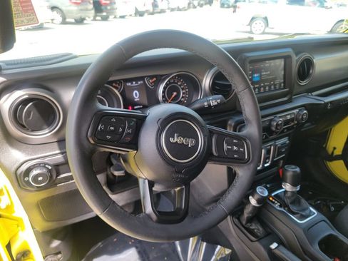 Used 2023 Jeep Wrangler Sport AWD/4WD image 15