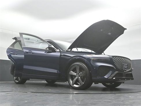 Used 2025 Genesis GV70 2.5T w/ Sport Prestige Package image 58