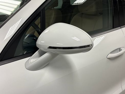 Used 2024 Porsche Macan image 10