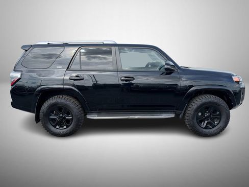 Used 2018 Toyota 4Runner SR5 Premium RWD image 5