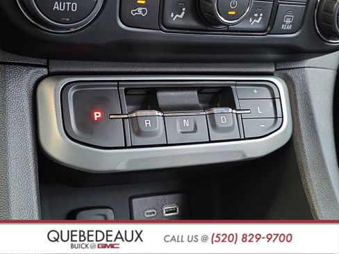 Used 2023 GMC Acadia SLE w/ Elevation Edition FWD image 19