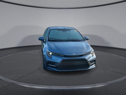 Used 2021 Toyota Corolla SE FWD image 3