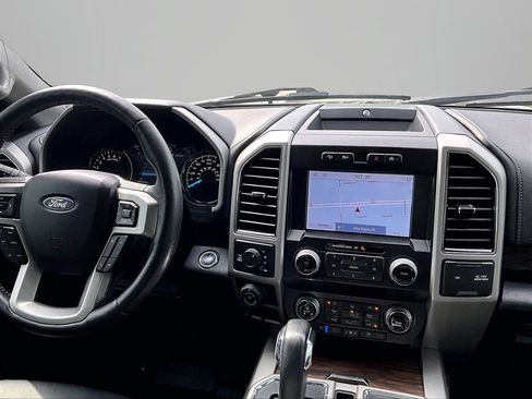 Used 2019 Ford F150 Lariat w/ Equipment Group 502A Luxury AWD/4WD image 7