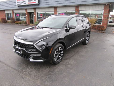 Used 2025 Kia Sportage EX image 4