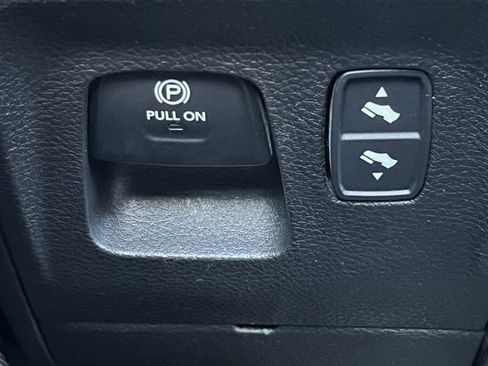 Used 2023 RAM 1500 Laramie image 29