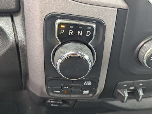 Used 2018 RAM 1500 Express AWD/4WD image 17
