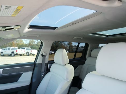 Used 2024 Hyundai Santa Fe Calligraphy image 31