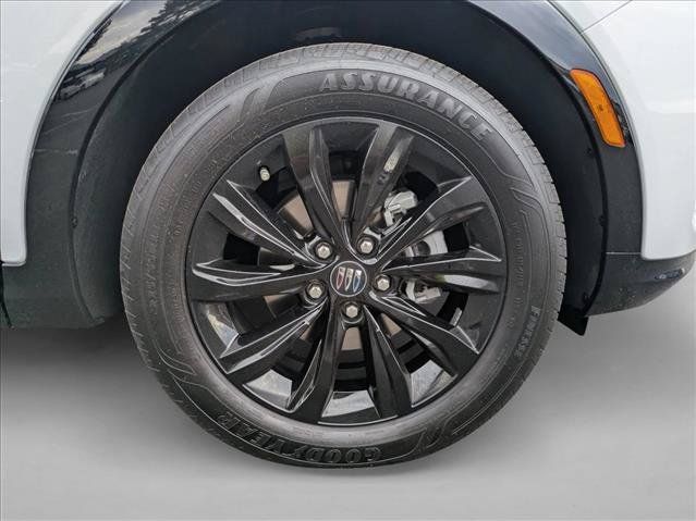 Used 2025 Buick Envista Sport Touring FWD image 21
