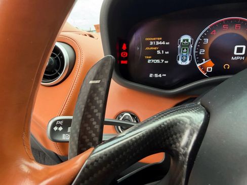 Used 2017 McLaren 570S image 32