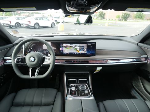 New 2025 BMW 740i w/ Premium Package image 14