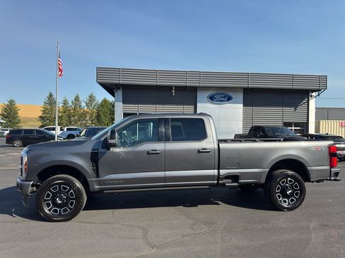 Used 2025 Ford F350 Platinum AWD/4WD image 3