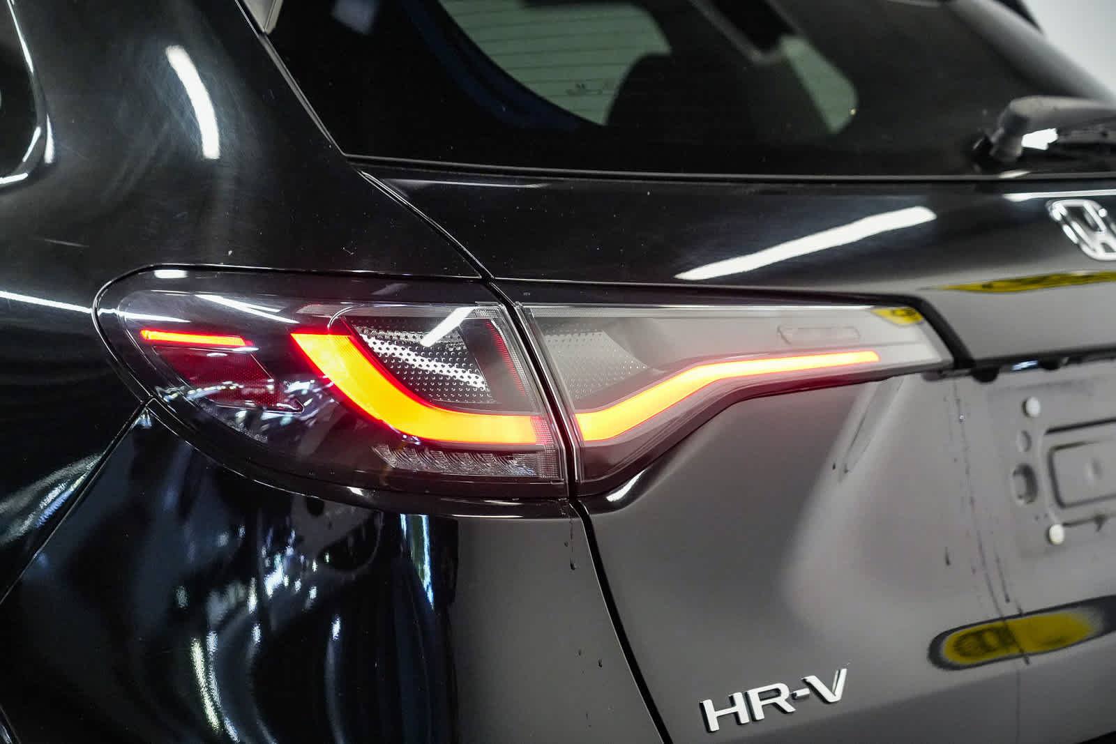 Used 2024 Honda HR-V EX-L image 11