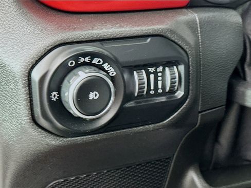 Used 2021 Jeep Wrangler Unlimited Rubicon w/ Uconnect 4C Nav & Sound Group AWD/4WD image 14