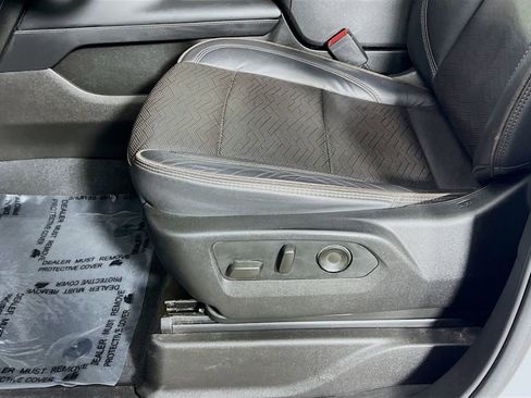 Used 2022 Chevrolet Suburban High Country image 19