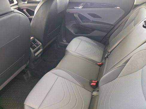 New 2026 Volkswagen Tiguan SE FWD image 23