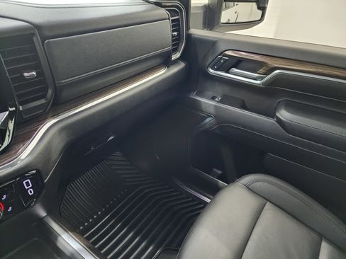 Used 2024 Chevrolet Silverado 2500 LT w/ Z71 Sport Edition image 12