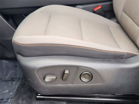 Certified 2025 Chevrolet Traverse LT image 18