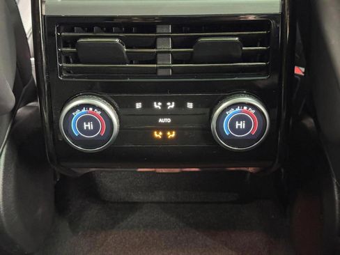 Used 2023 Land Rover Range Rover Sport SE image 10