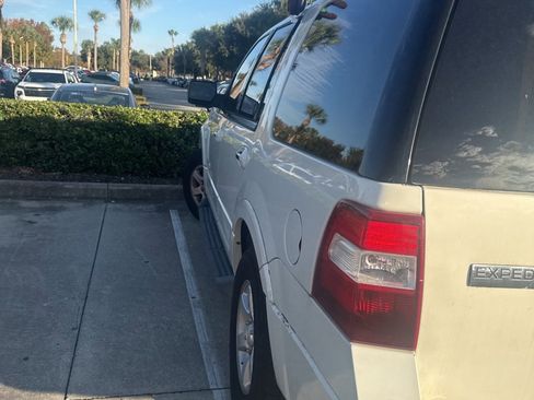 Used 2008 Ford Expedition XLT image 18