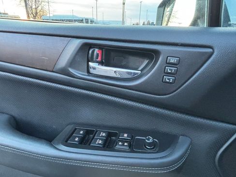 Used 2017 Subaru Outback 2.5i Limited image 11