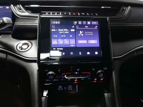 Used 2025 Jeep Grand Cherokee Altitude image 15