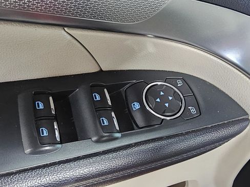 Used 2018 Ford Explorer XLT w/ Equipment Group 202A image 28