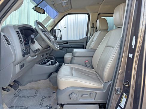 Used 2017 Nissan NV 3500 SL image 15
