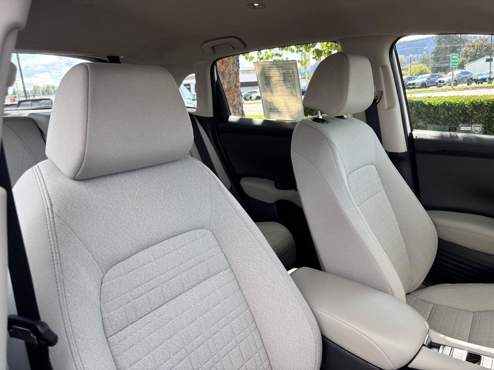Used 2025 Honda HR-V LX image 23