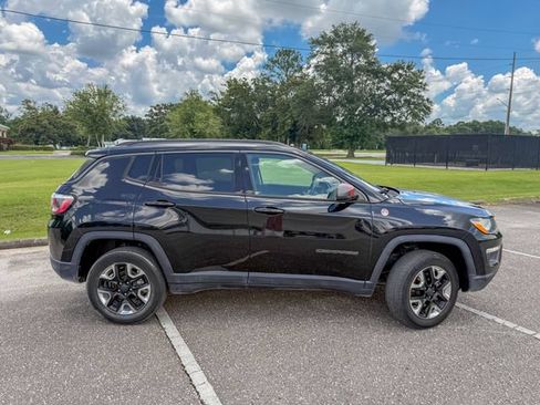Used 2018 Jeep Compass Trailhawk w/ Cold Weather Group AWD/4WD image 3